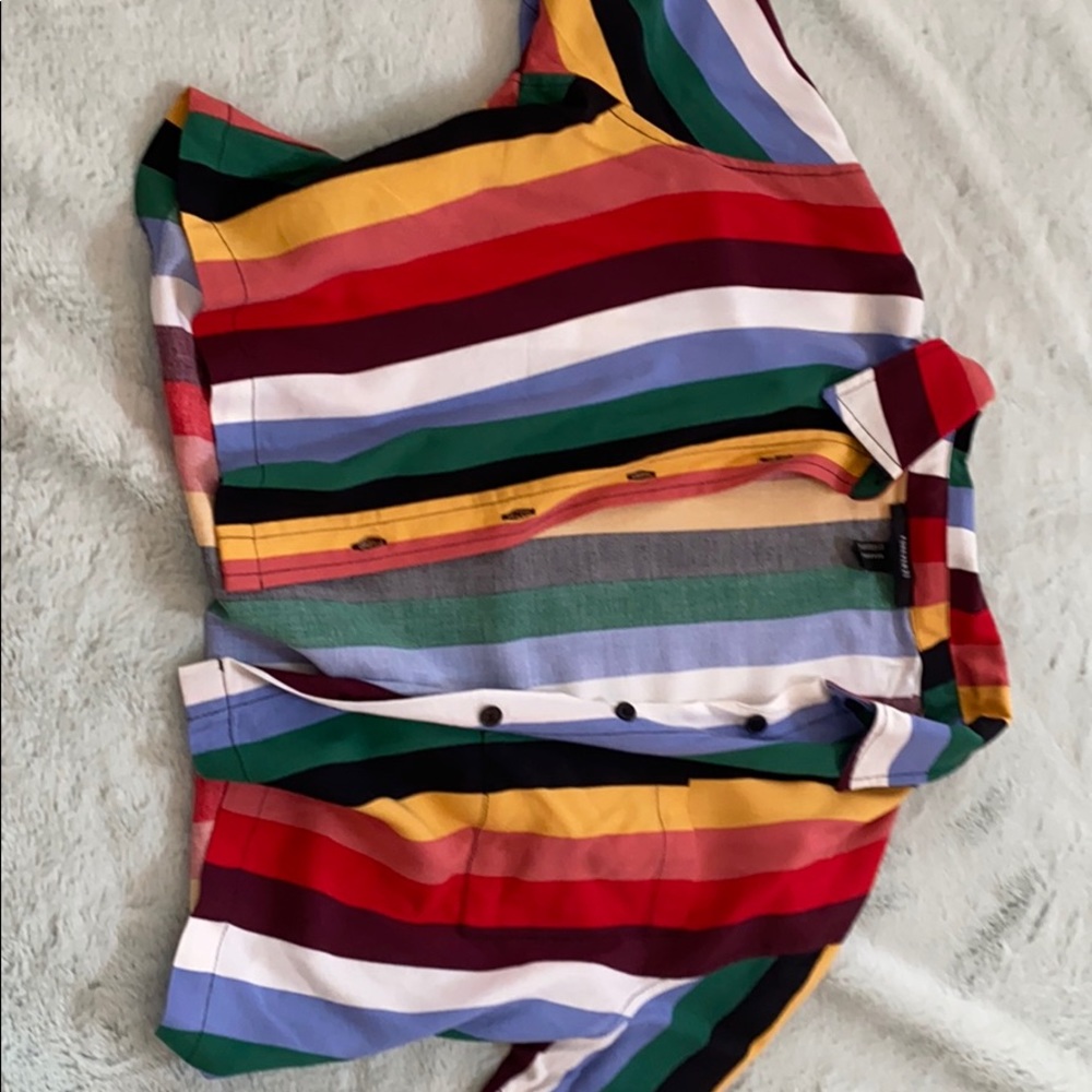 Buttons down half top